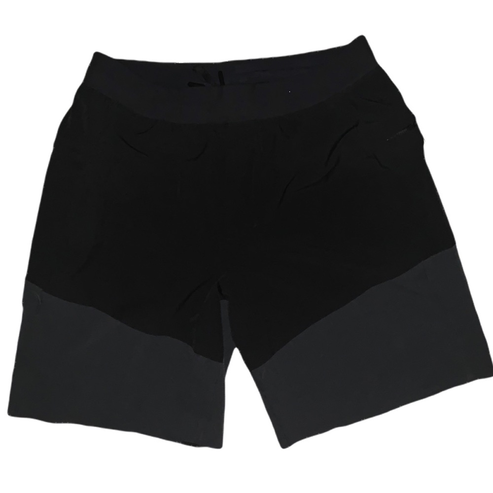 Lululemon Shorts w/ Liner Size Medium
